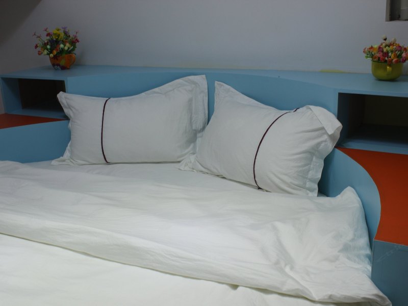 hotelPic