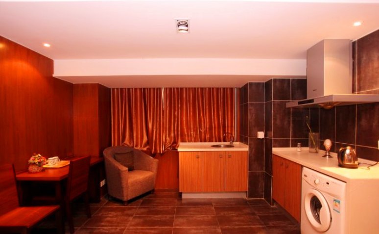 hotelPic