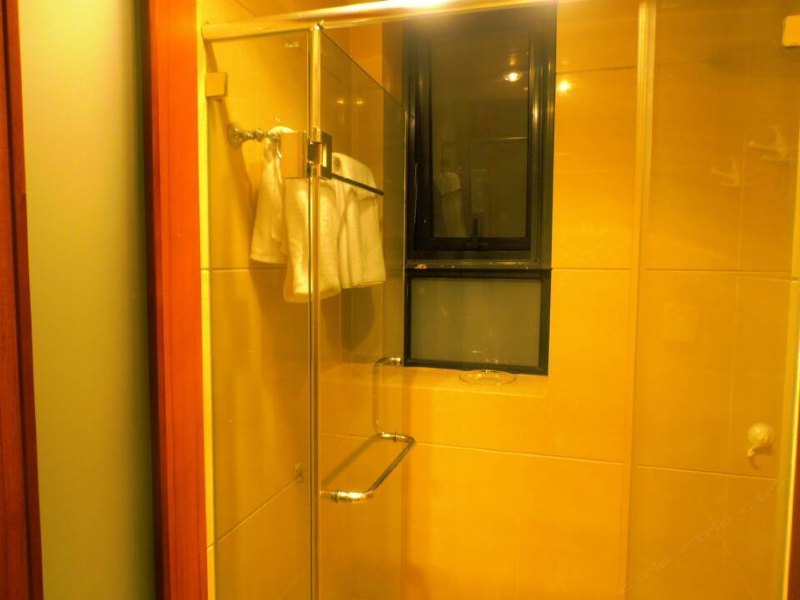 hotelPic