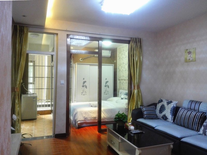 hotelPic