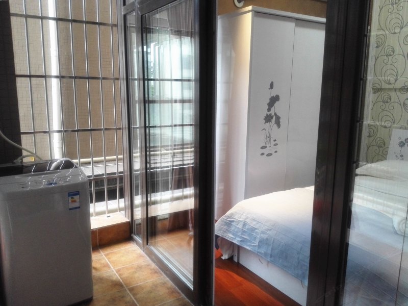 hotelPic