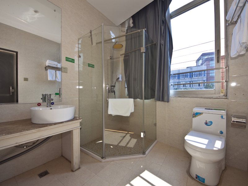 hotelPic