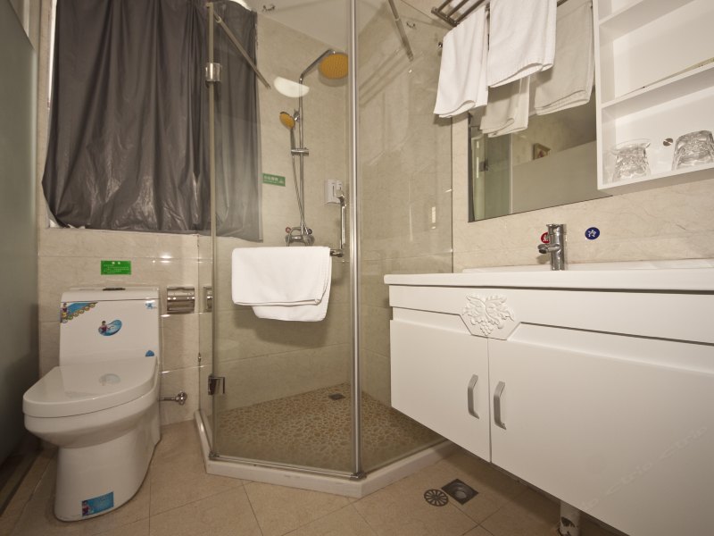 hotelPic