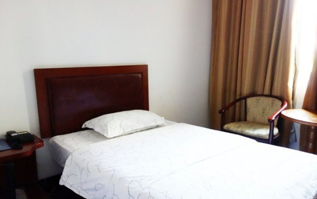 hotelPic