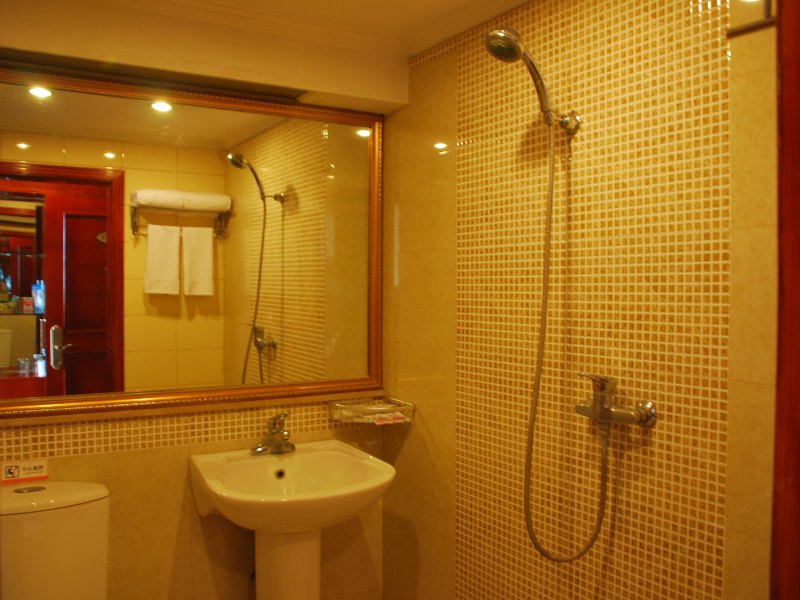 hotelPic