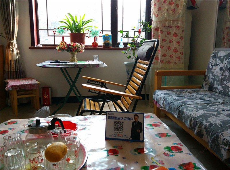 hotelPic