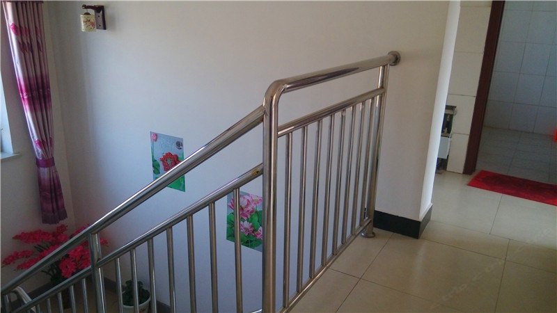 hotelPic