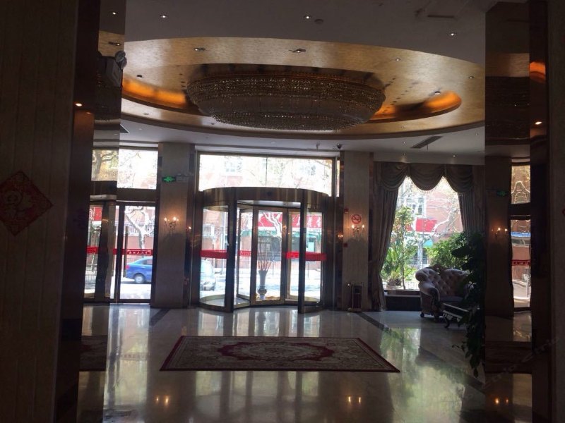 hotelPic
