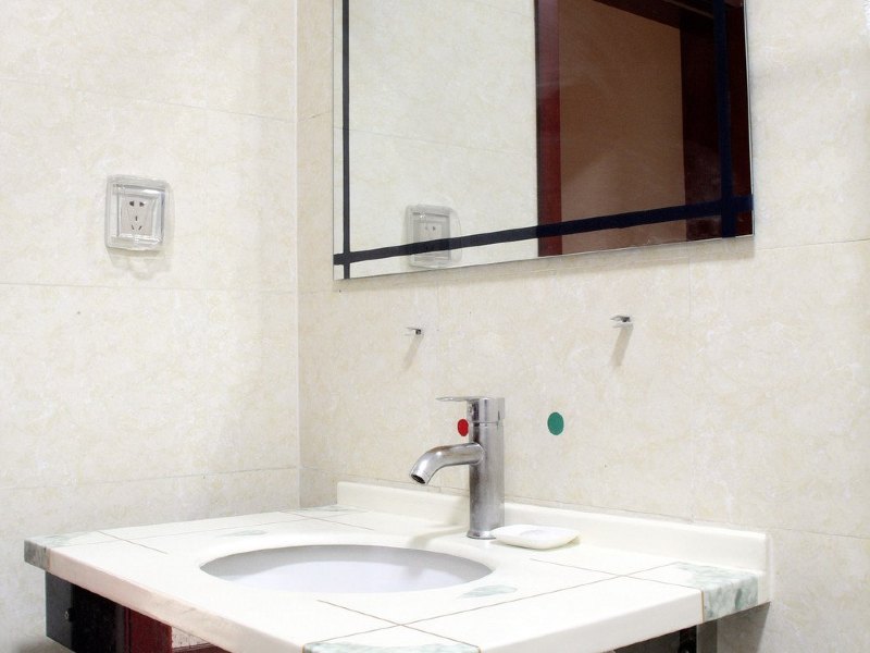hotelPic