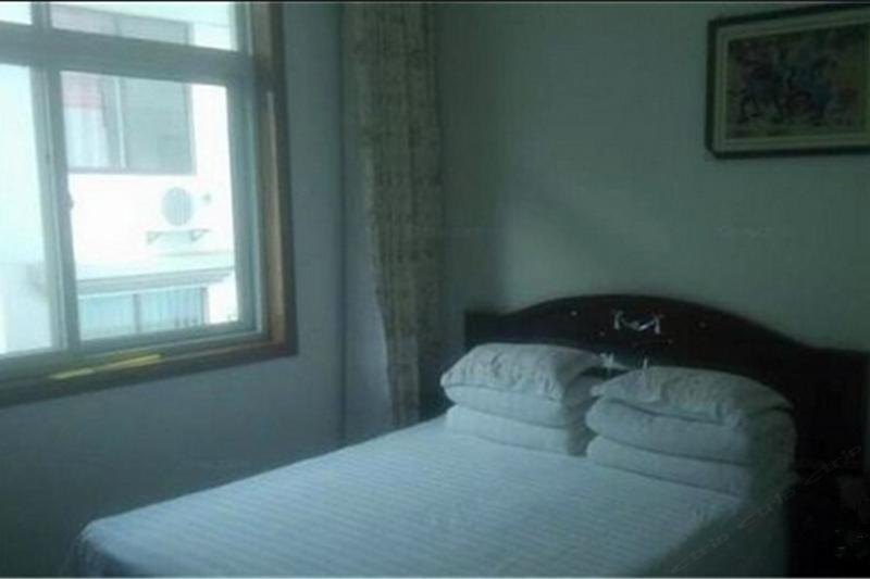hotelPic