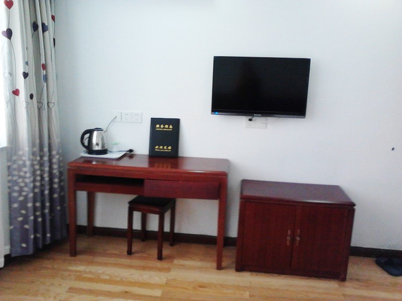hotelPic