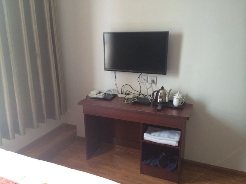hotelPic