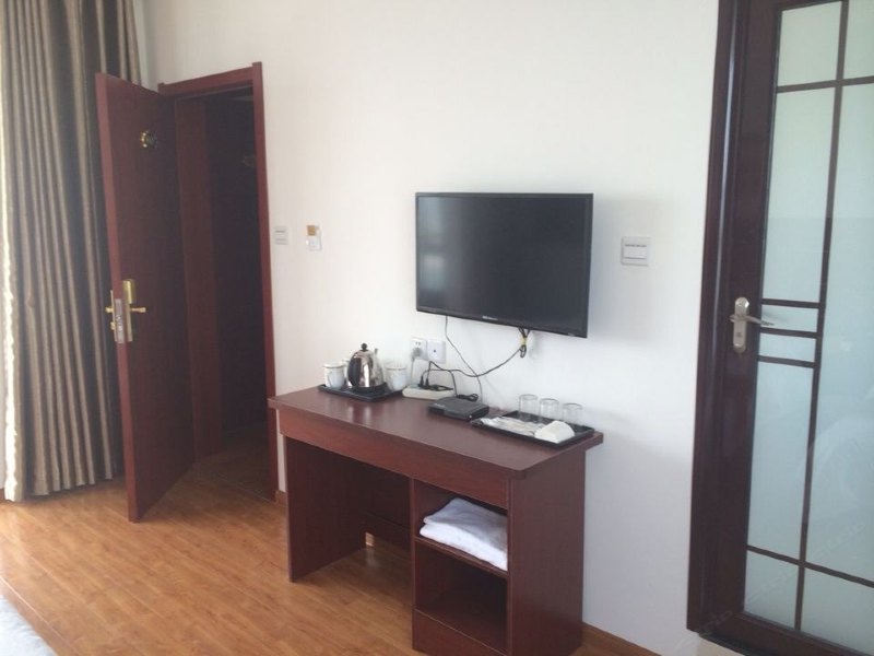 hotelPic