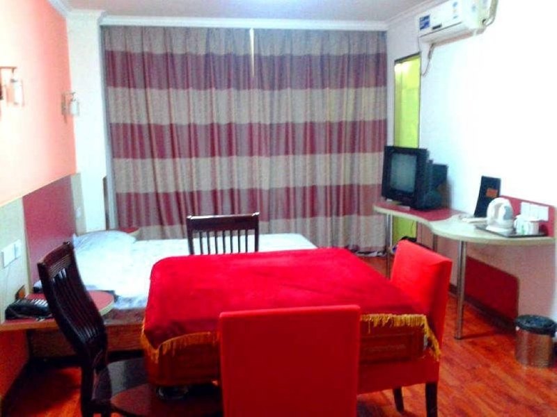 hotelPic