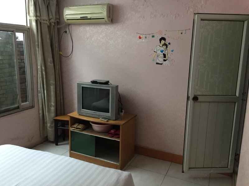 hotelPic