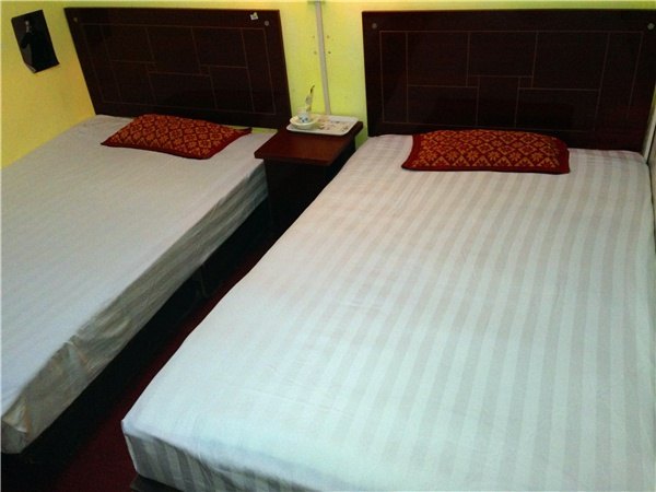 hotelPic