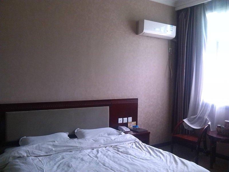 hotelPic
