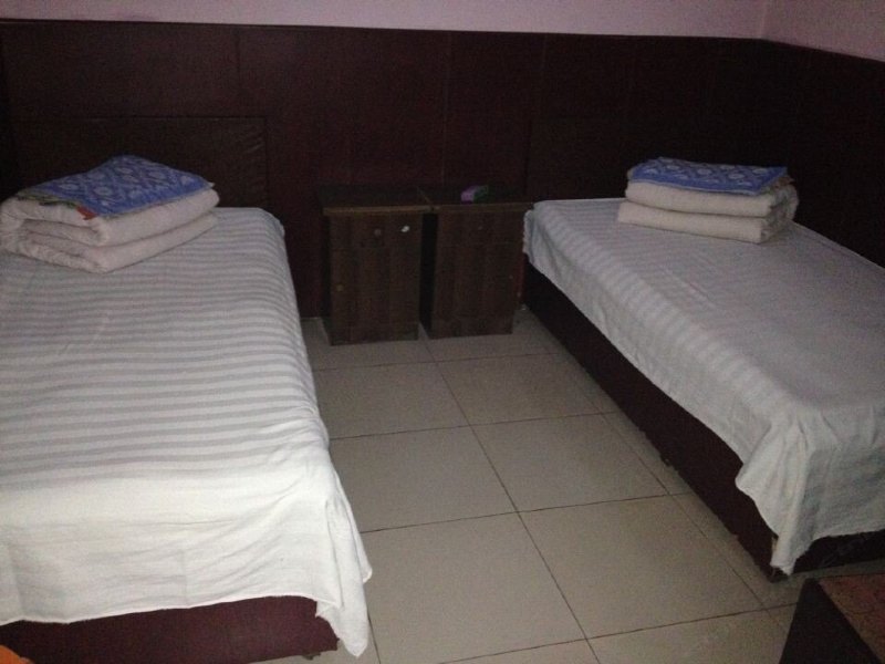 hotelPic
