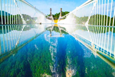 <长沙-张家界-玻璃桥-天门山-凤凰古城高铁6日游>南京出发20人团，宿四星/0购物/50元餐标，森林公园VIP通道，2+1航空大巴，赠百龙天梯+沱江泛舟+芙蓉镇