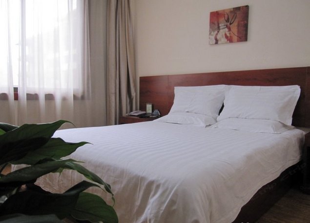 hotelPic