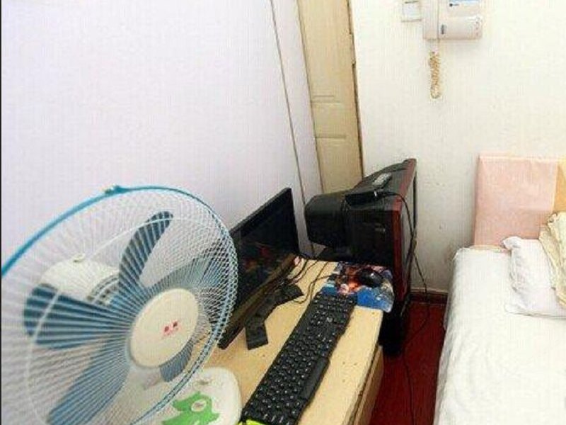 hotelPic
