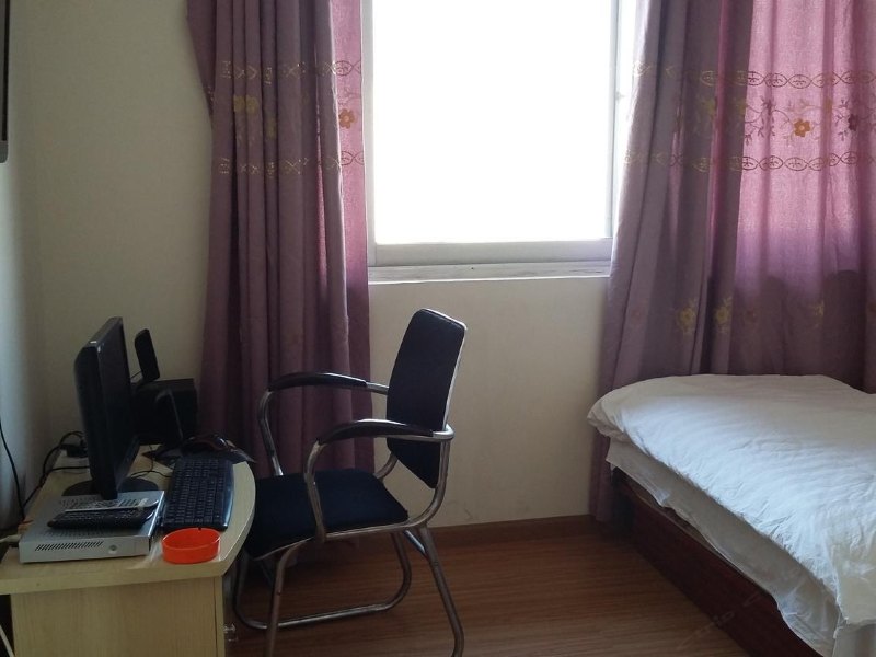 hotelPic