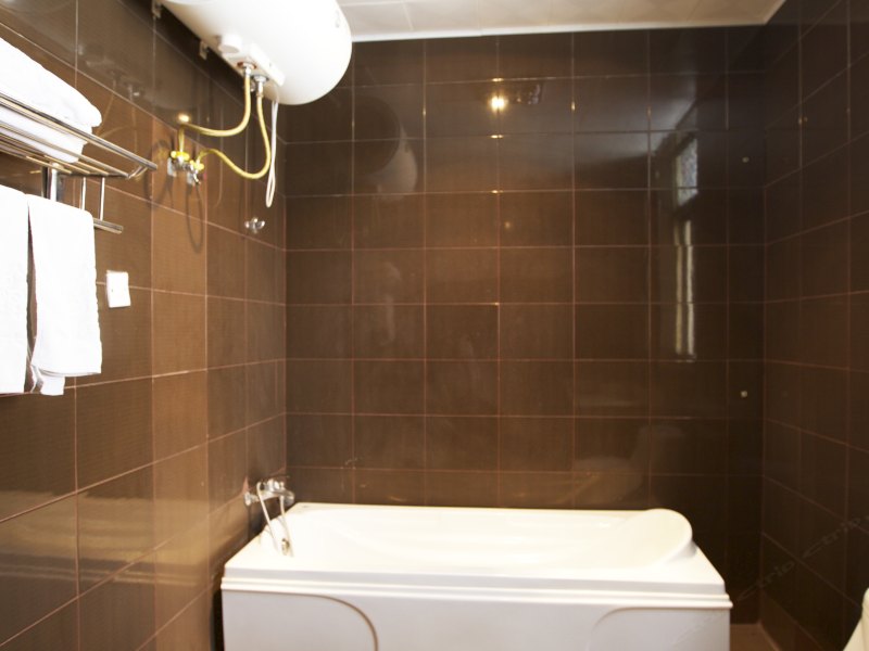 hotelPic