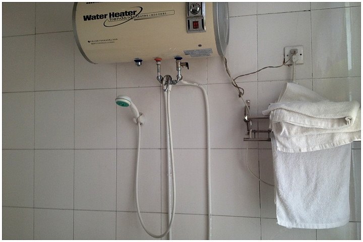hotelPic