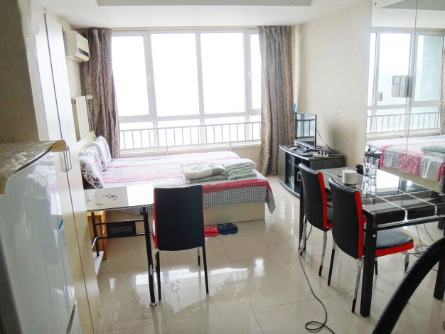 hotelPic