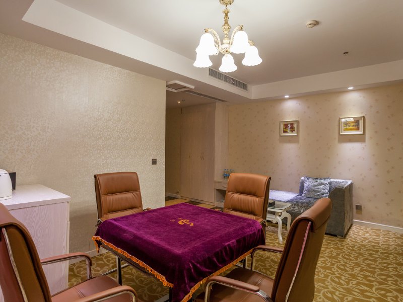 hotelPic