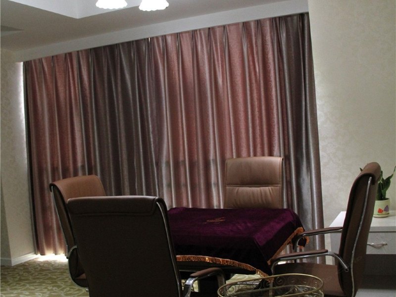 hotelPic