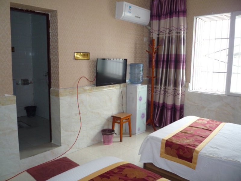 hotelPic