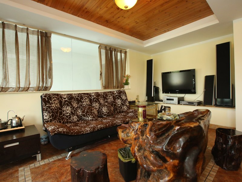 hotelPic