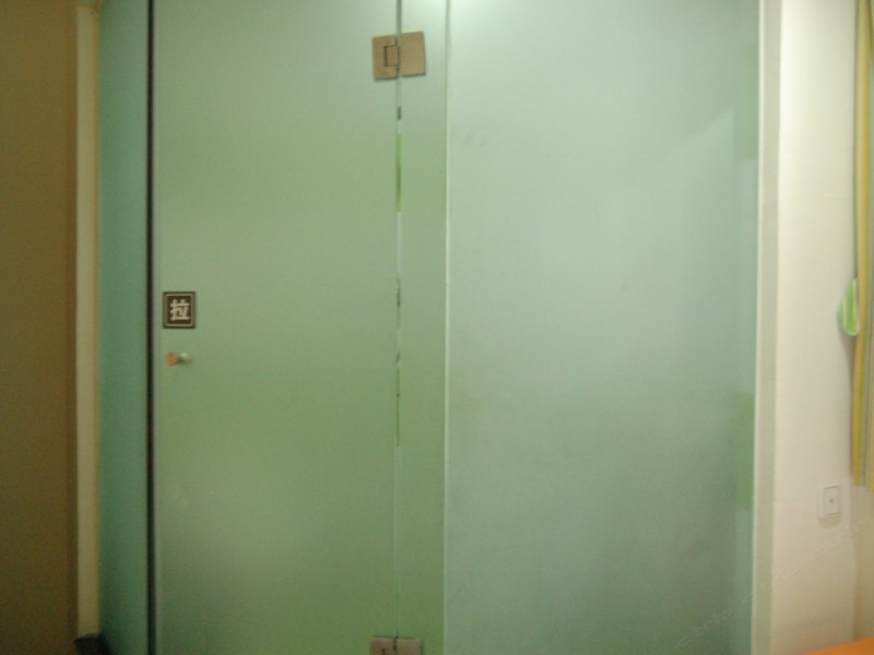 hotelPic