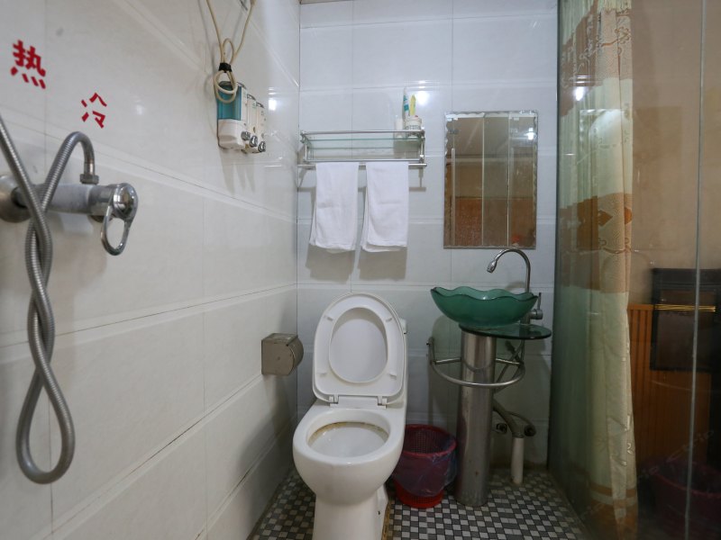 hotelPic