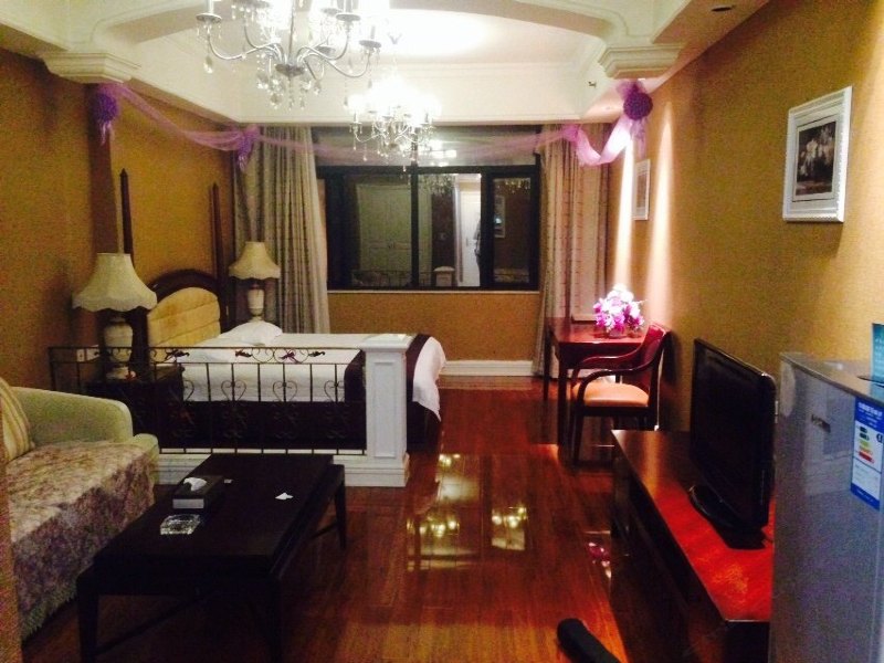 hotelPic