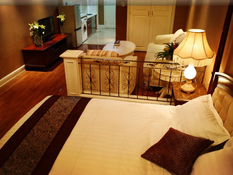 hotelPic