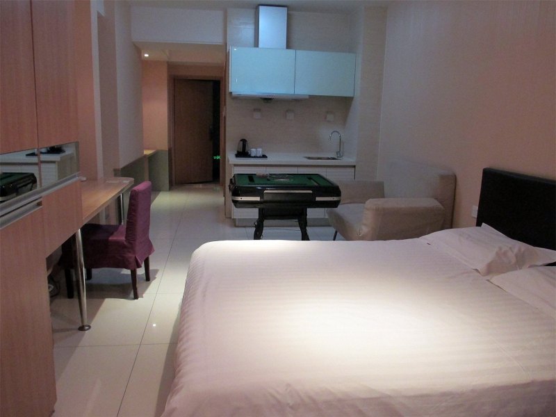 hotelPic