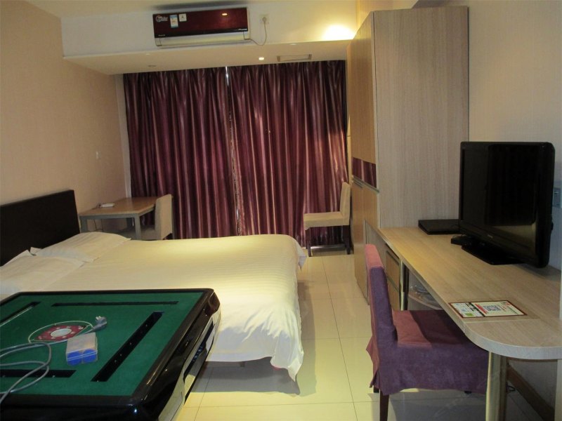 hotelPic