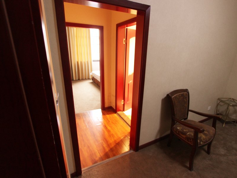 hotelPic