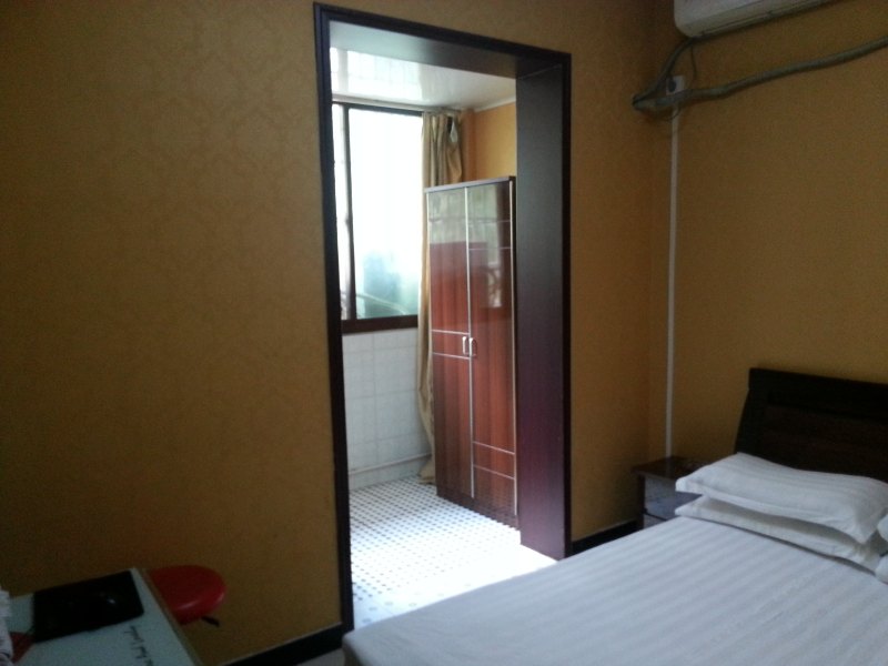 hotelPic
