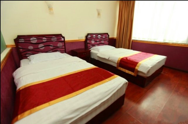 hotelPic