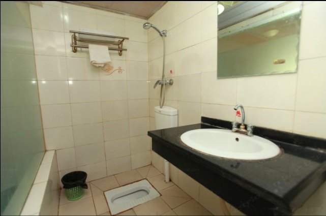 hotelPic