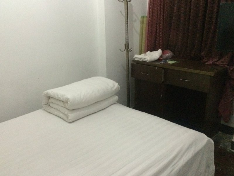 hotelPic