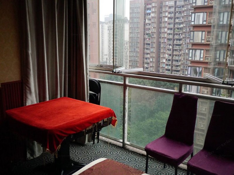 hotelPic