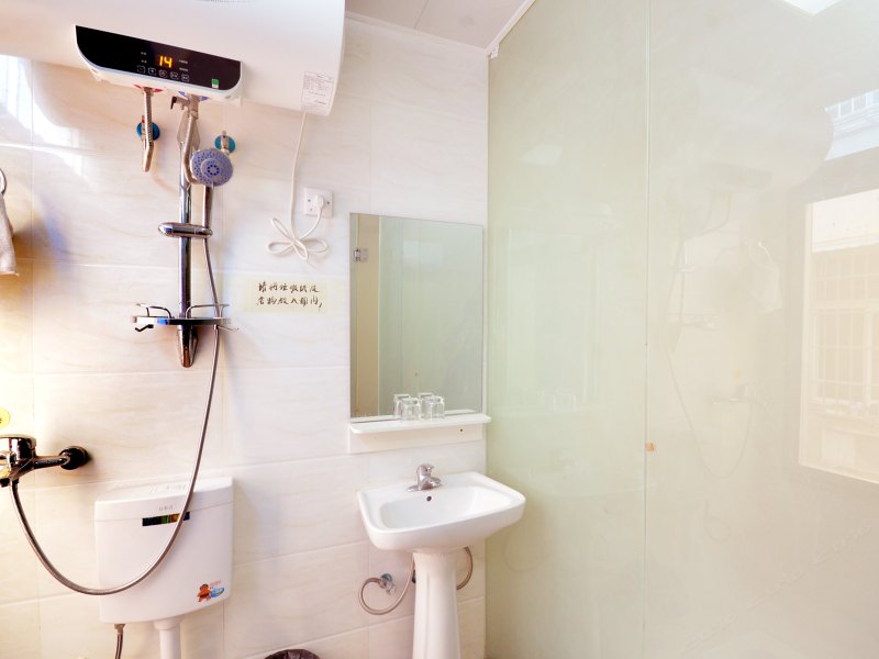 hotelPic