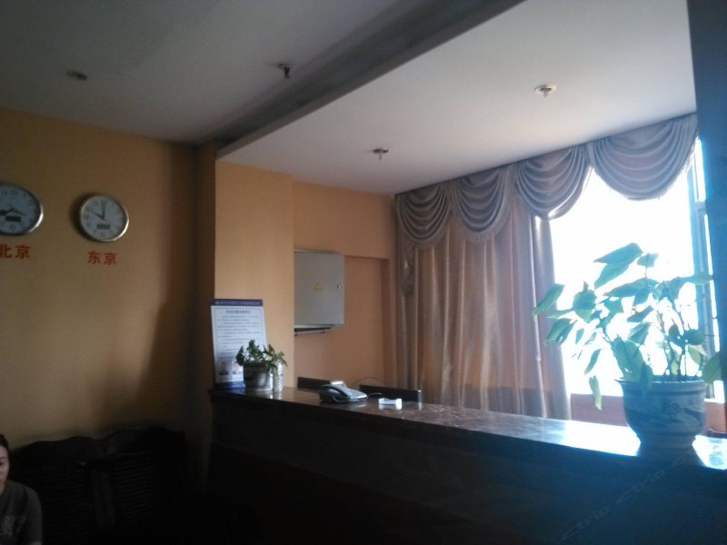 hotelPic