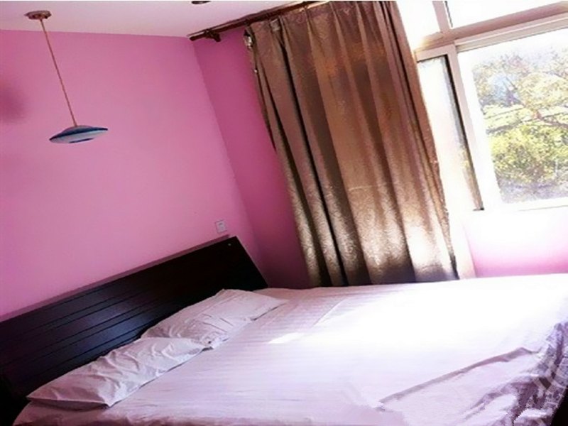 hotelPic