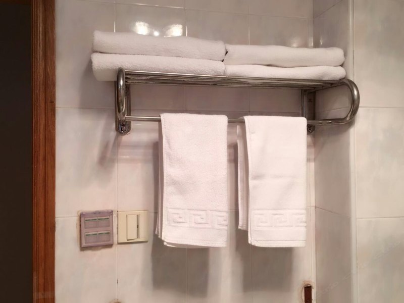 hotelPic