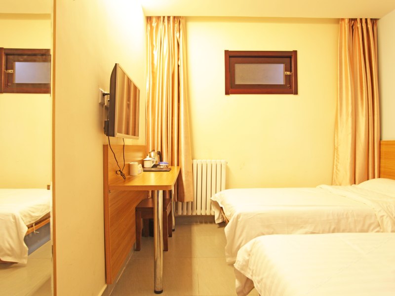 hotelPic